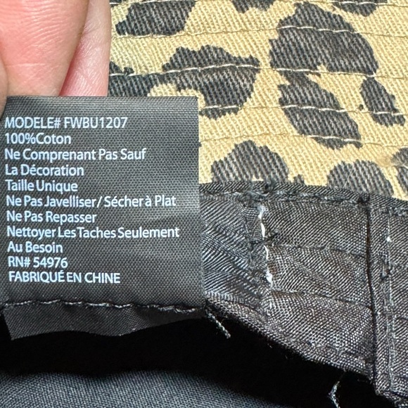 David and Young Leopard Print Bucket Hat - Picture 5 of 6